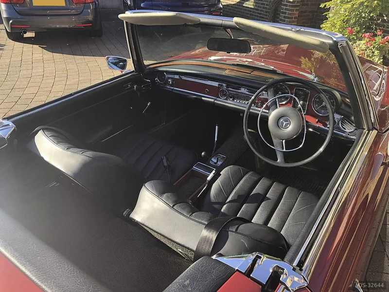 1969 Mercedes-Benz 280 Sl in Coulsdon 6