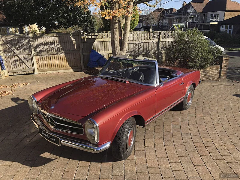 1969 Mercedes-Benz 280 Sl in Coulsdon 2