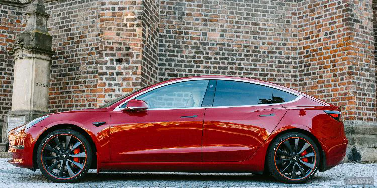2019 Tesla Model 3 Performance in Praskačka 7