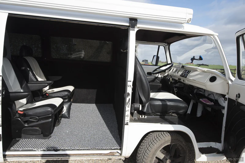 1975 Volkswagen T2 Bay Window in Takeley 3