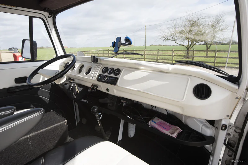 1975 Volkswagen T2 Bay Window in Takeley 6