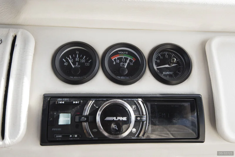 1975 Volkswagen T2 Bay Window in Takeley 7