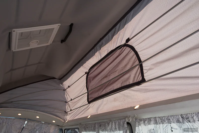 1975 Volkswagen T2 Bay Window in Takeley 8