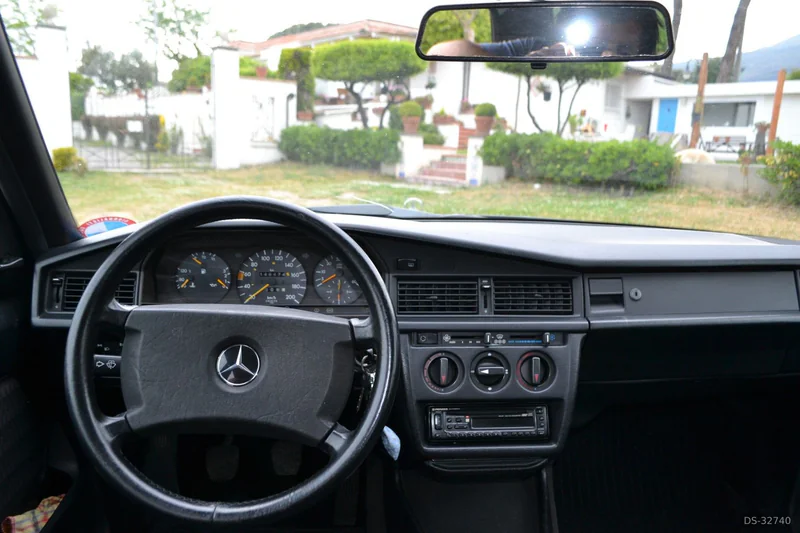 1990 Mercedes-Benz 190 in Napoli 14