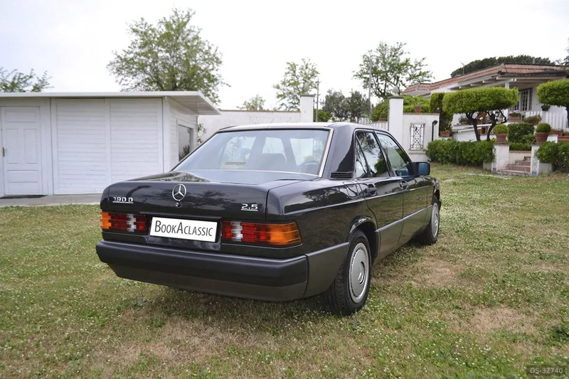 1990 Mercedes-Benz 190 in Napoli 7