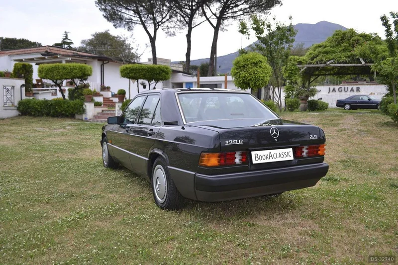 1990 Mercedes-Benz 190 in Napoli 9