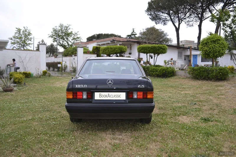 1990 Mercedes-Benz 190 in Napoli 8