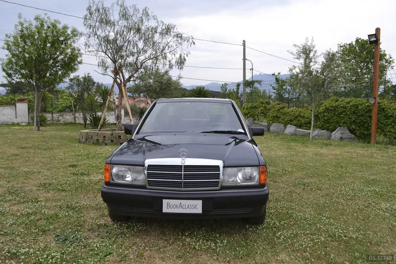 1990 Mercedes-Benz 190 in Napoli 3