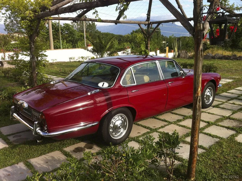 1977 Jaguar Xj 6 in Napoli 8