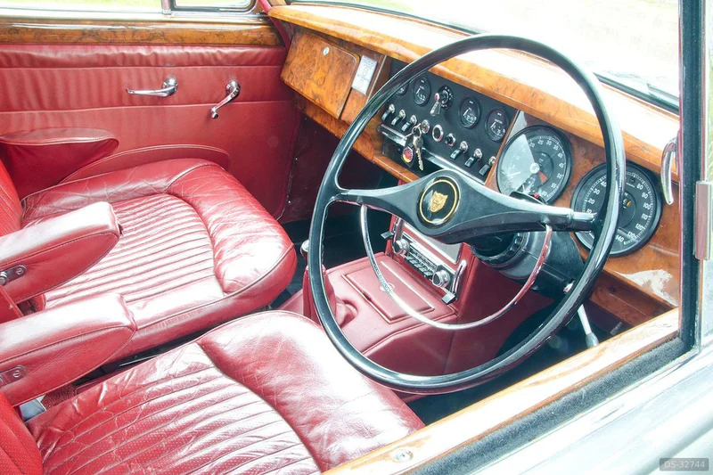 1965 Jaguar Mk2 in Redditch 3