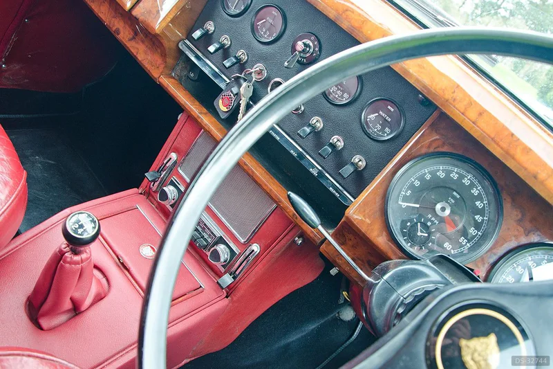 1965 Jaguar Mk2 in Redditch 7