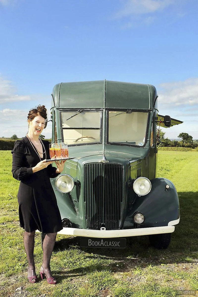 1939 Morris Mobile Canteen in Shaftesbury 2