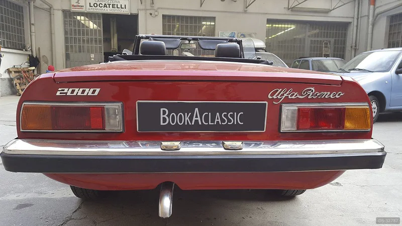 1980 Alfa Romeo 2000 Spider Veloce in Milano 3