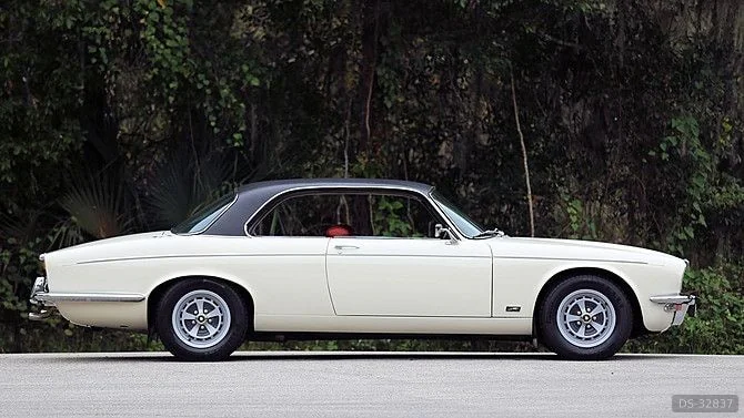 1976 Jaguar XJC V12