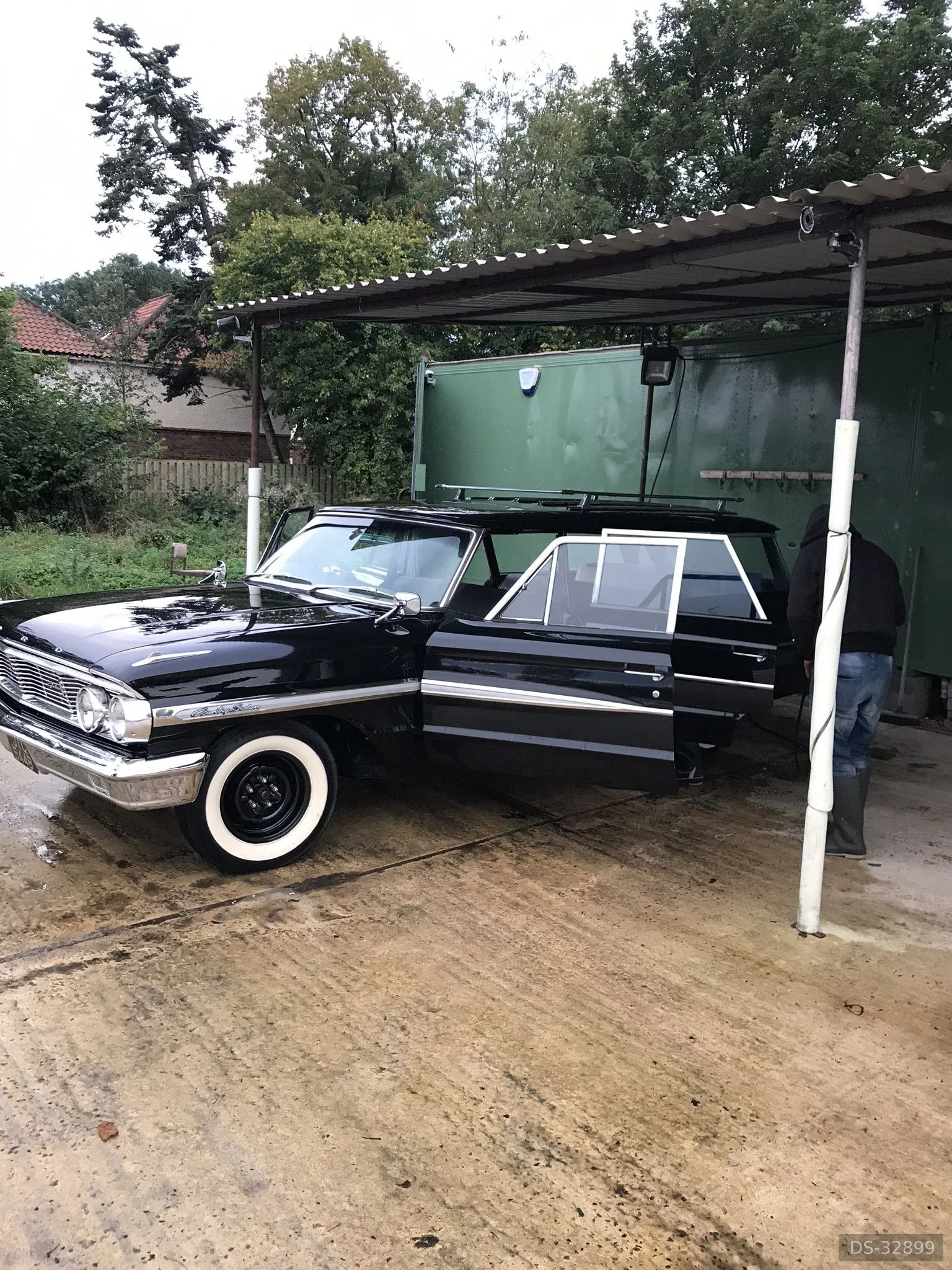 1964 Ford Galaxie Country Sedan