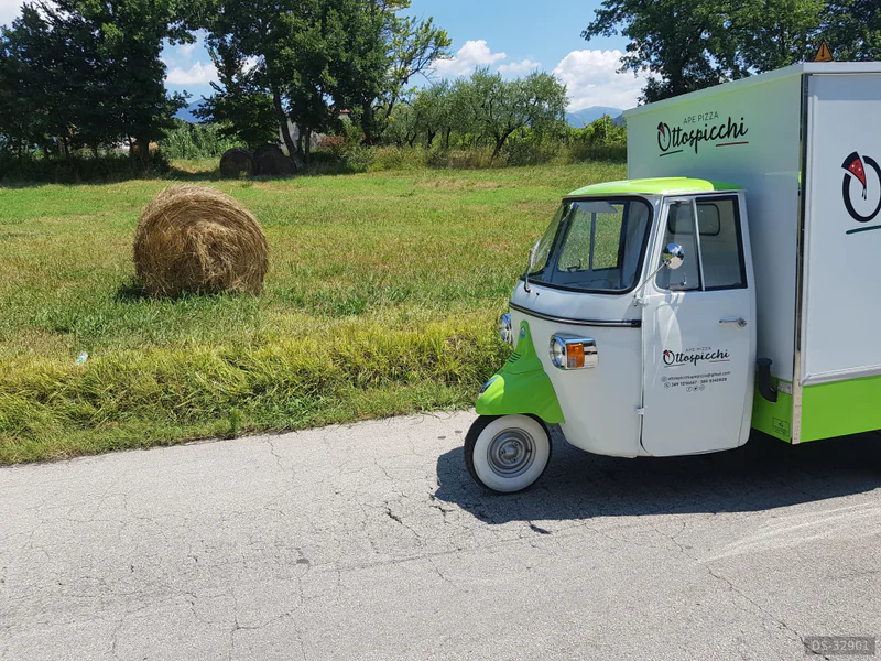 1981 Piaggio Ape in Sora 2
