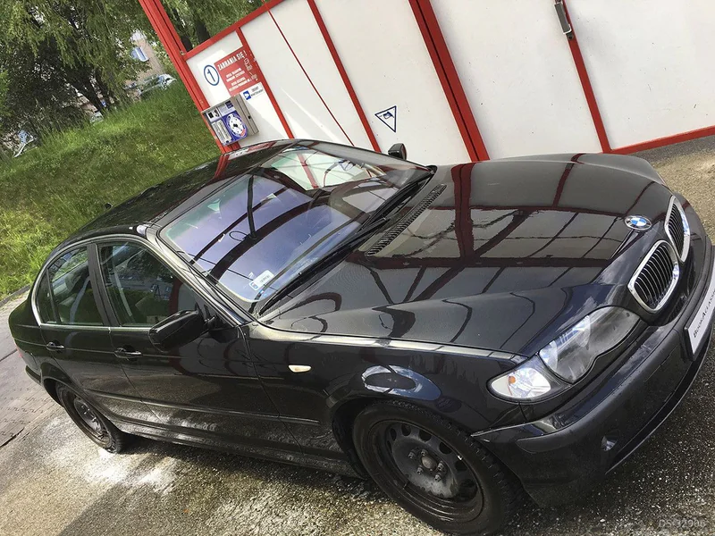 2002 BMW 325i