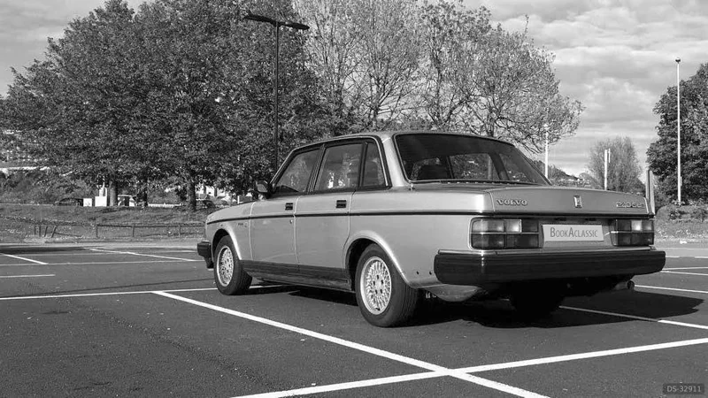 1986 Volvo 240 Gle in Swansea 2