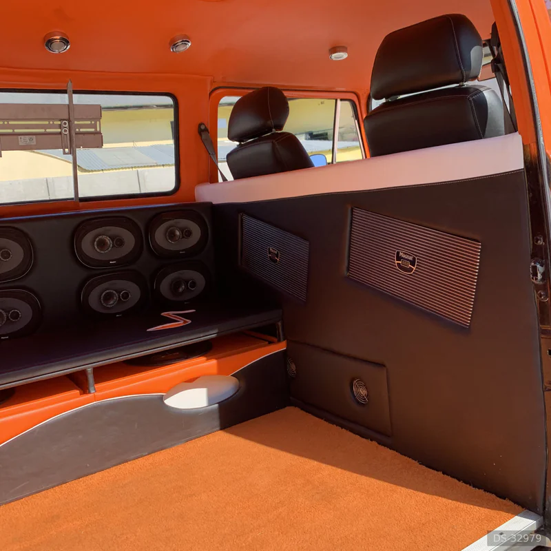 1970 Volkswagen T2 in Bratislava 9