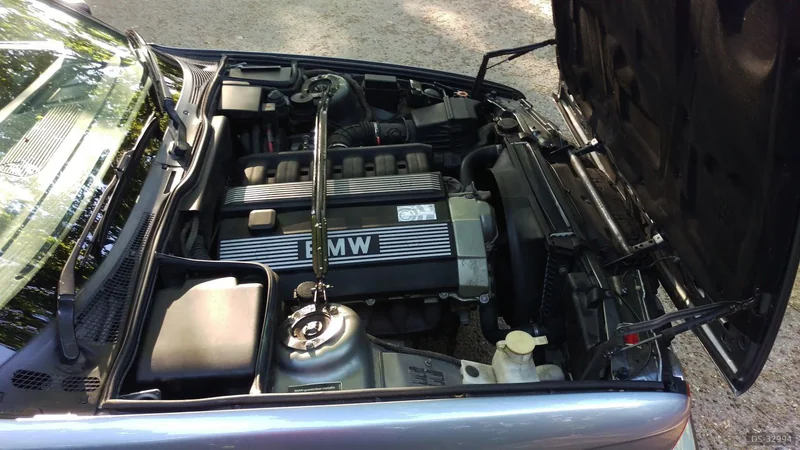 1993 BMW E34 525i in London 3