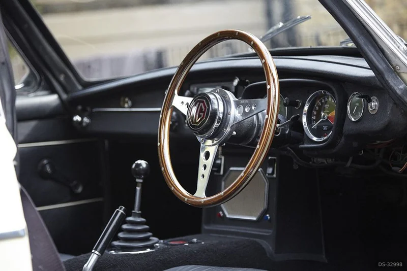 1969 MG B GT in London 3