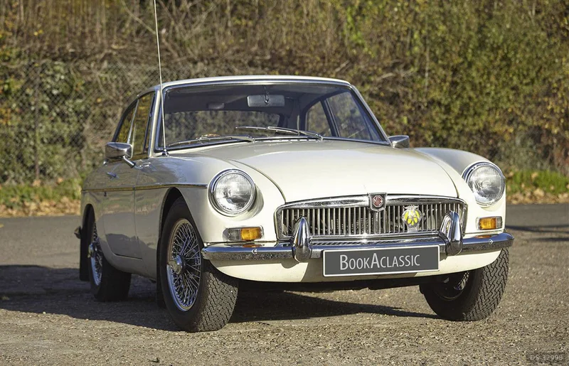 1969 MG B GT in London 6