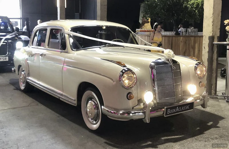 1959 Mercedes-Benz 220s in Banbury 4