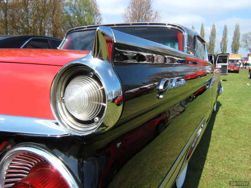 1959 Ford Fairlane 500 Galaxie Skyliner in Leicester 4
