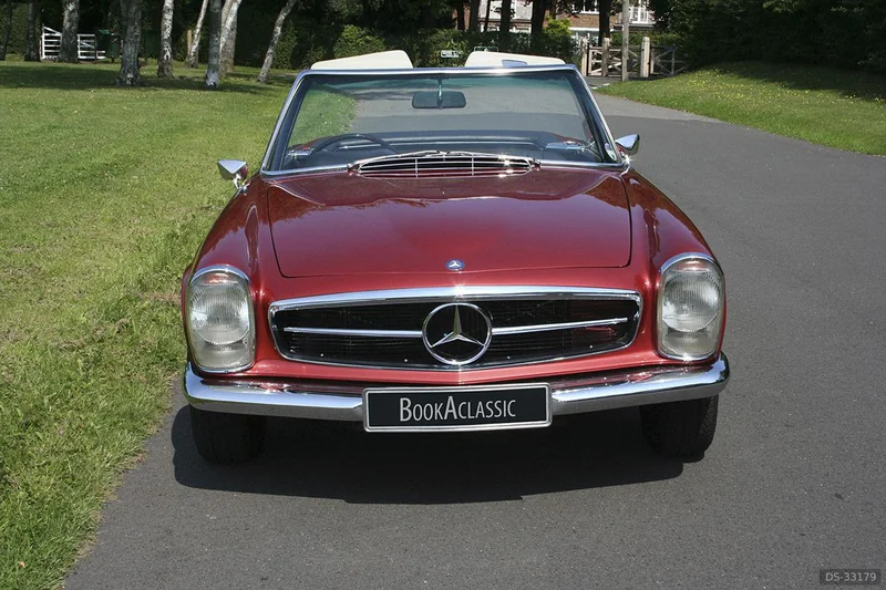 1969 Mercedes-Benz 280 SL Pagoda in Coulsdon 5
