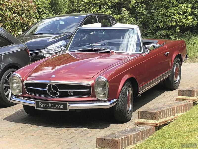 1969 Mercedes-Benz 280 SL Pagoda in Coulsdon 2