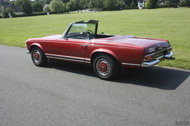 1969 Mercedes-Benz 280 SL Pagoda in Coulsdon 6