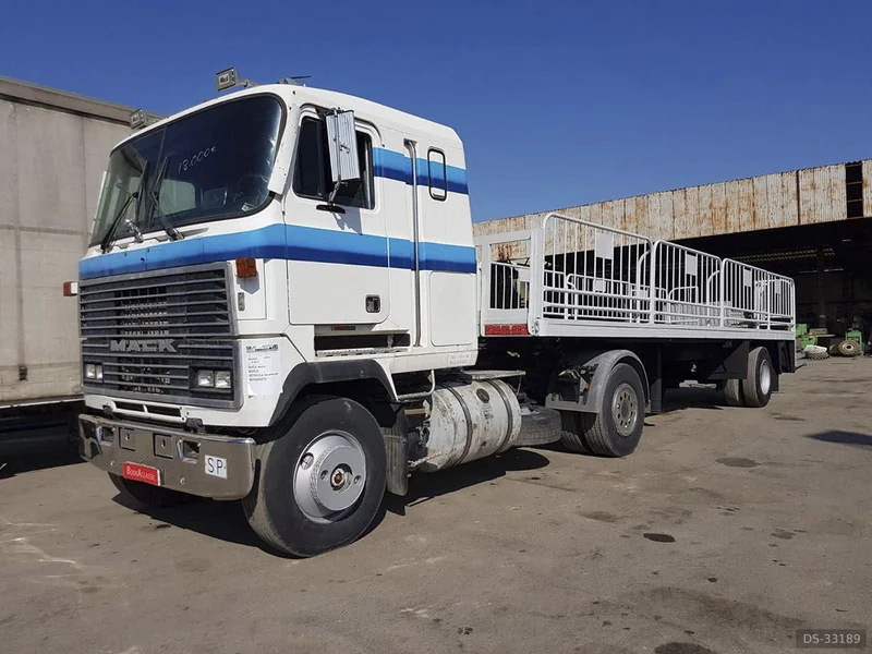 1992 Mack Americano in Vilafranca Del Penedés 6