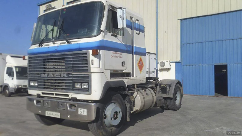 1992 Mack Americano in Vilafranca Del Penedés 3