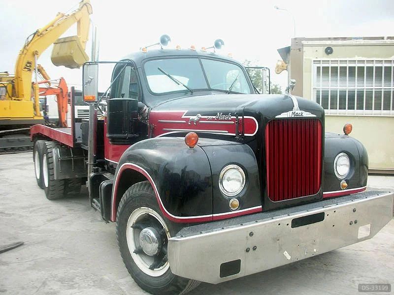 1955 Mack V61t in Vilafranca Del Penedés