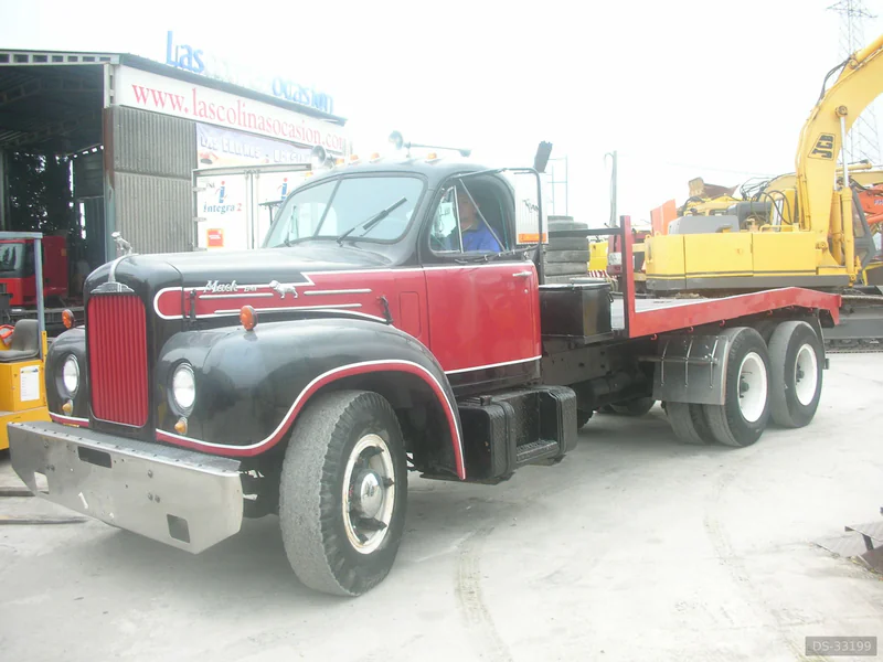 1955 Mack V61t in Vilafranca Del Penedés 2
