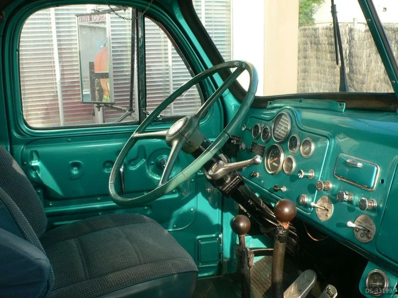 1955 Mack V61t in Vilafranca Del Penedés 3