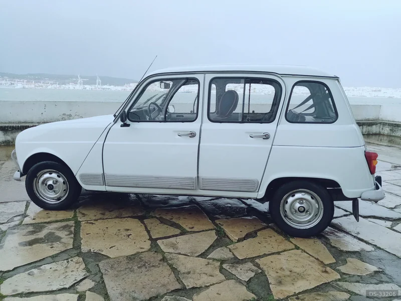 1991 Renault 4 Gtl in Charneca Da Caparica 2