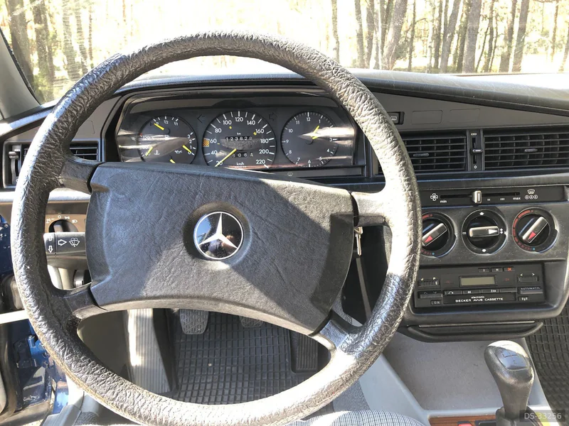 1987 Mercedes-Benz 190 E in Siewierz 6