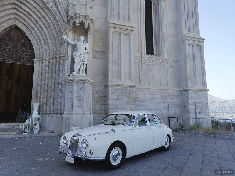 1971 Jaguar Daimler 250 V8 in Formia