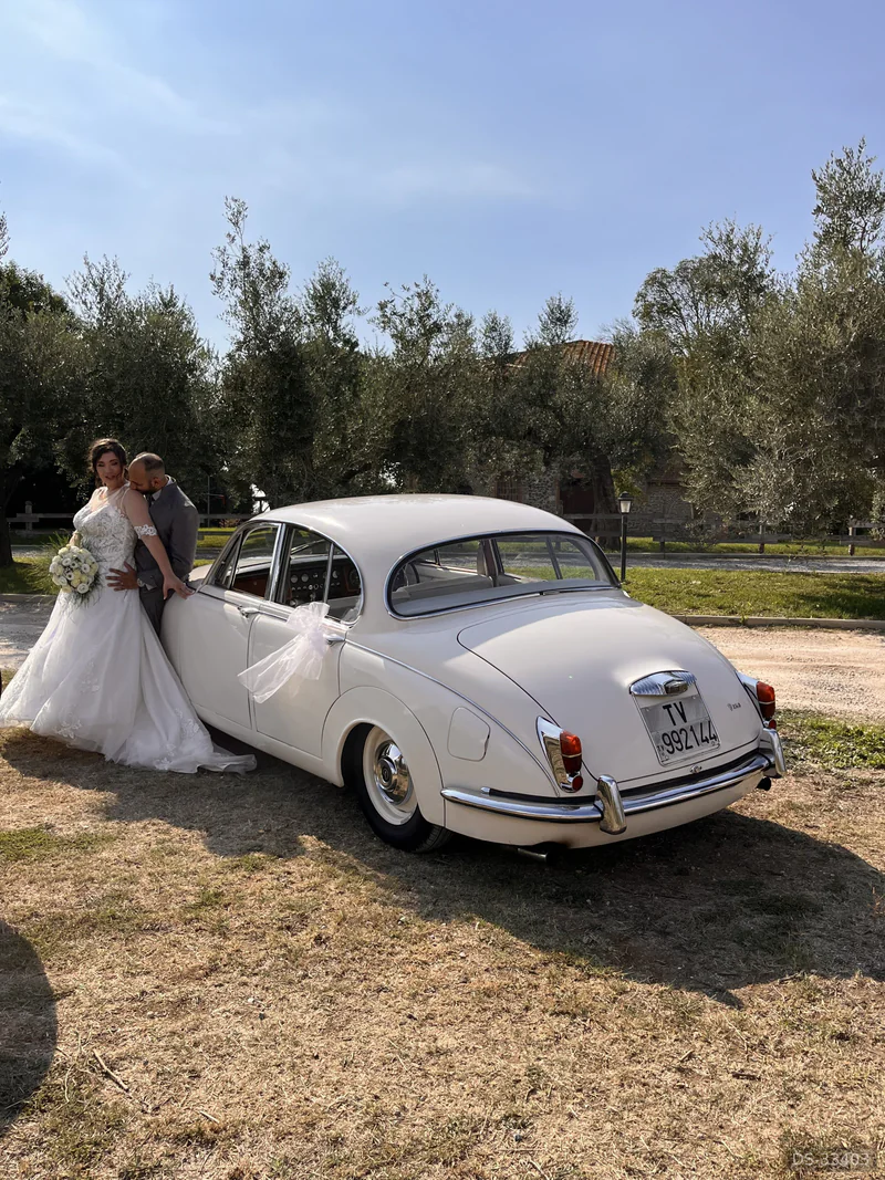 1971 Jaguar Daimler 250 V8 in Formia 8