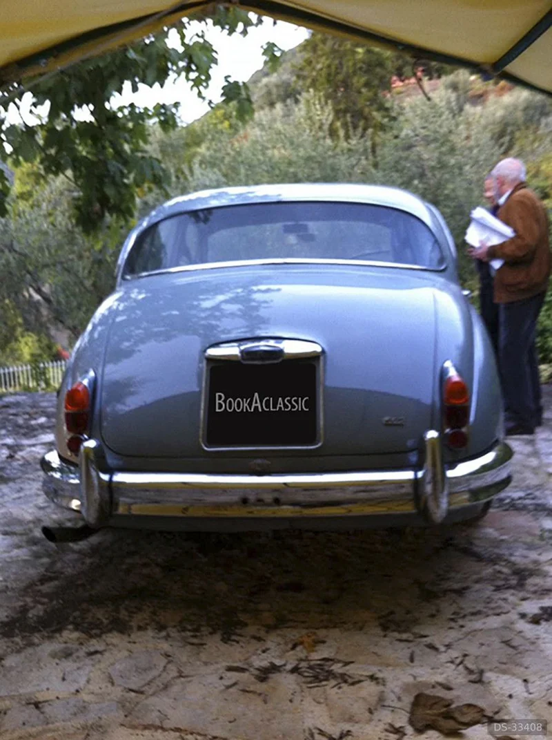 1961 Jaguar Mark II in Roma 9