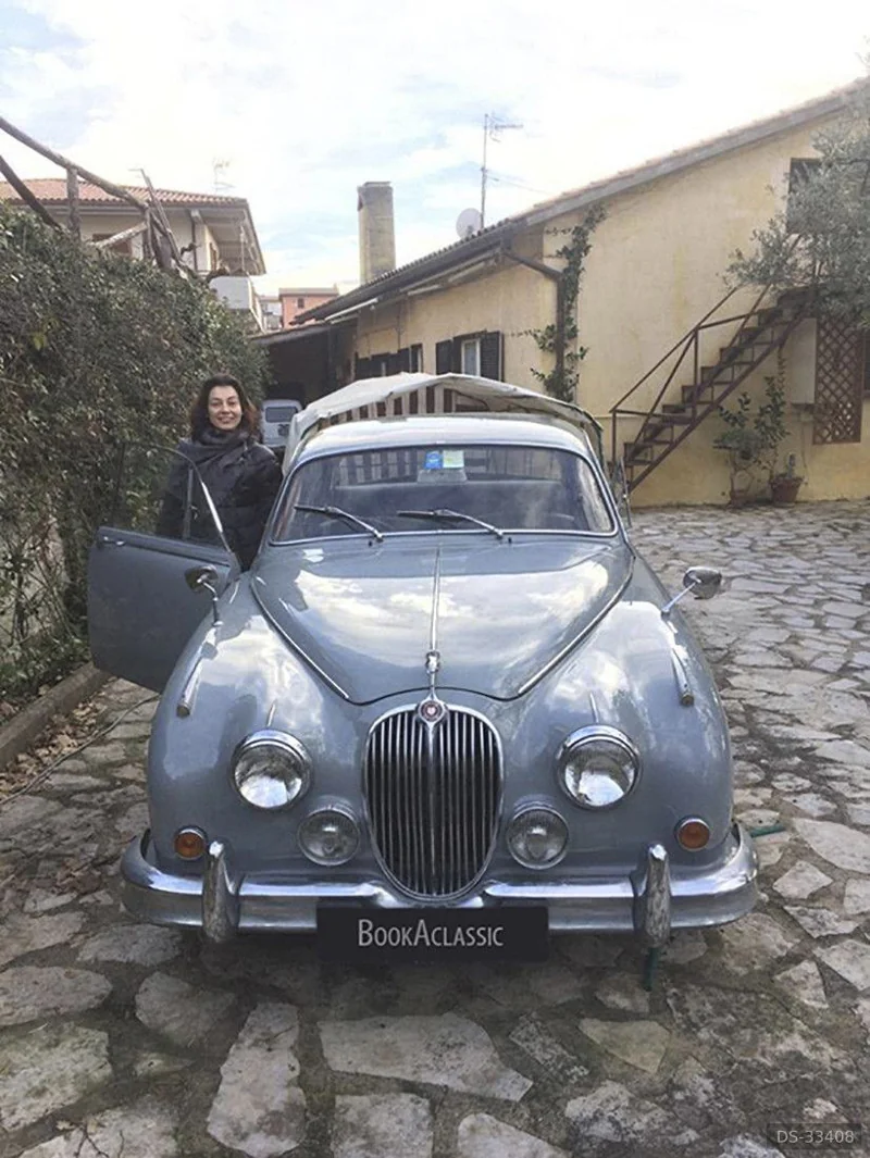 1961 Jaguar Mark II in Roma 4