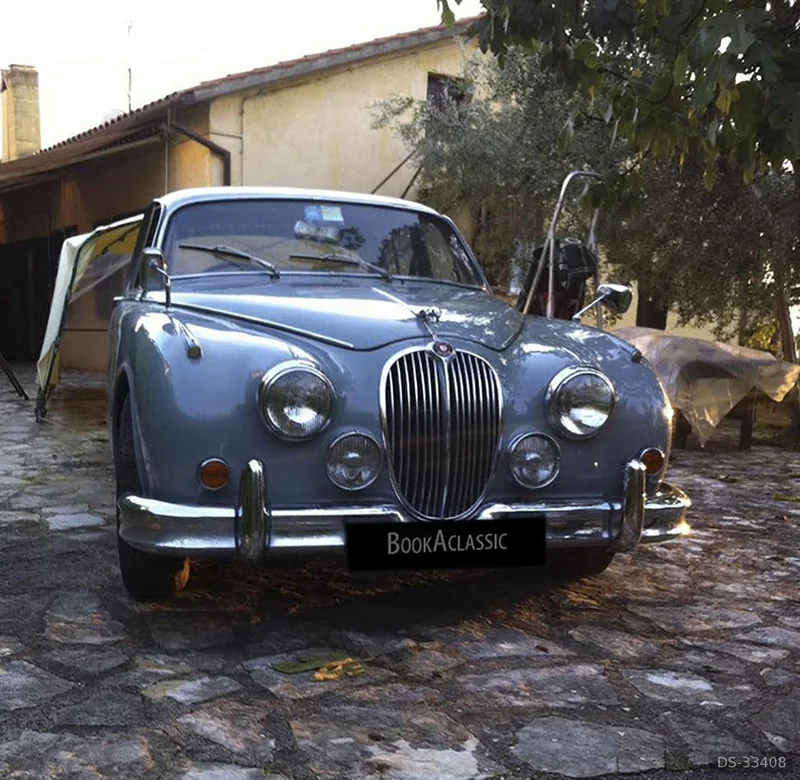 1961 Jaguar Mark II in Roma 3
