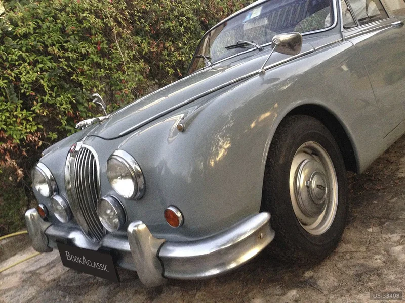 1961 Jaguar Mark II in Roma 10
