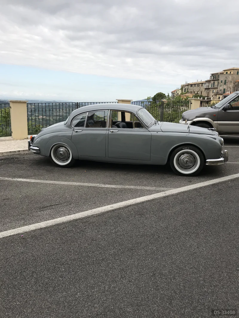 1961 Jaguar Mark II in Roma 2
