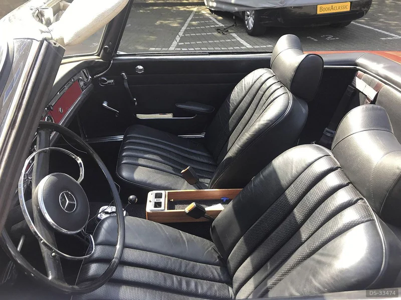 1965 Mercedes-Benz 280SL in London 4