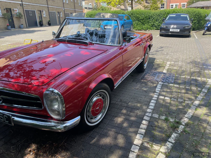 1965 Mercedes-Benz 280SL in London 6