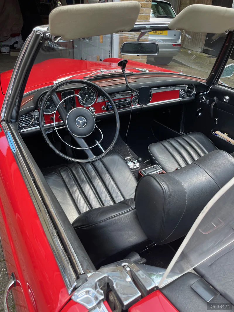 1965 Mercedes-Benz 280SL in London 7