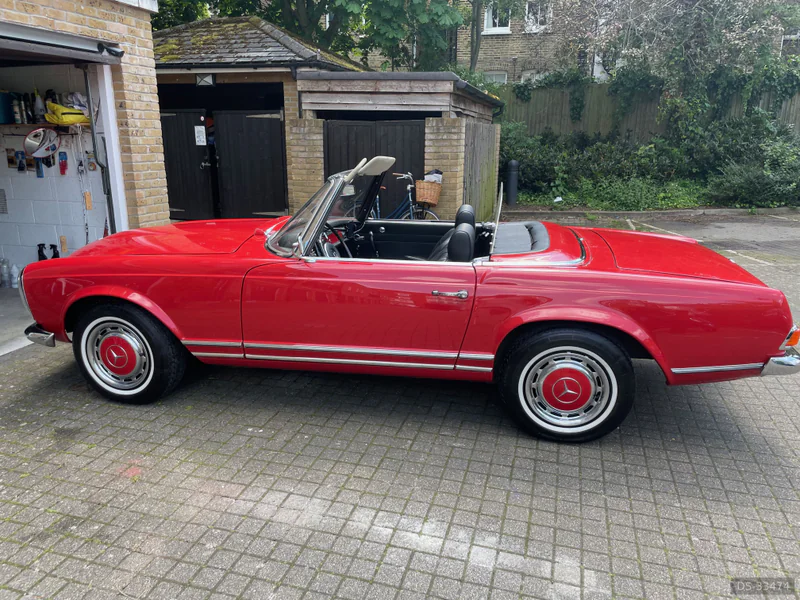 1965 Mercedes-Benz 280SL in London 8