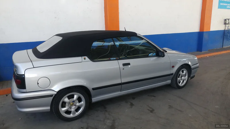 1992 Renault 19 Cabriolet in Madrid 4